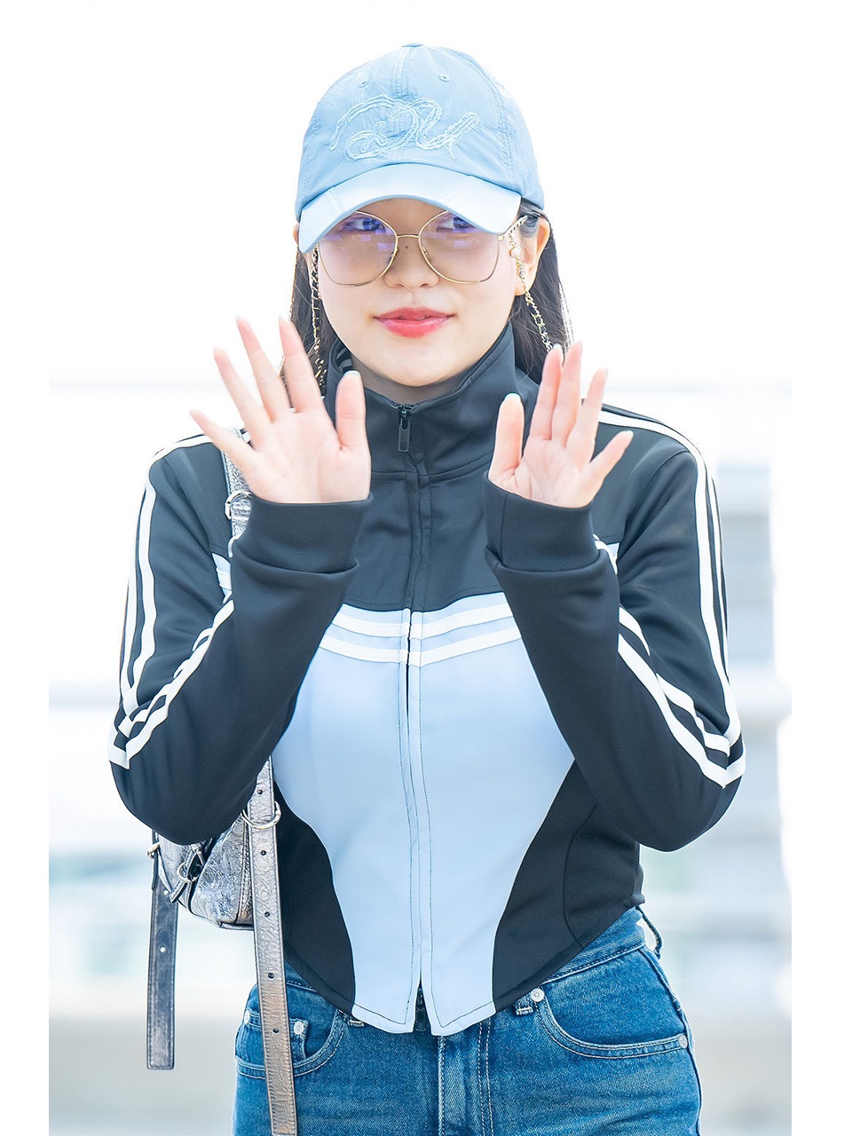 [레드벨벳 예리]LISA EMBROIDERY GLITTER BALL-CAP_SKY BLUE